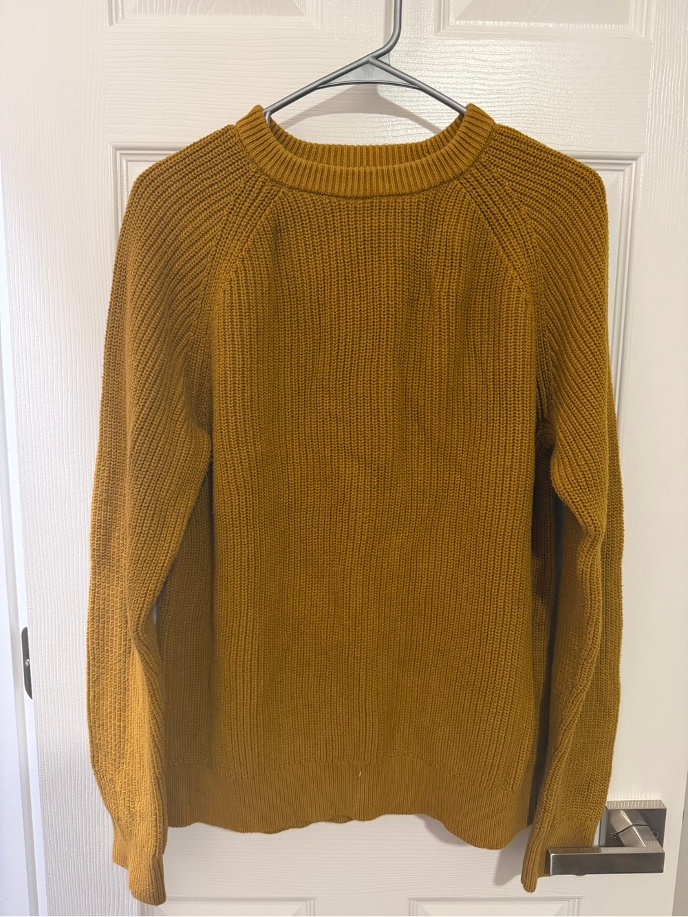 Old Navy Men’s Mustard Yellow Chunky Knit Crewneck Sweater Size M